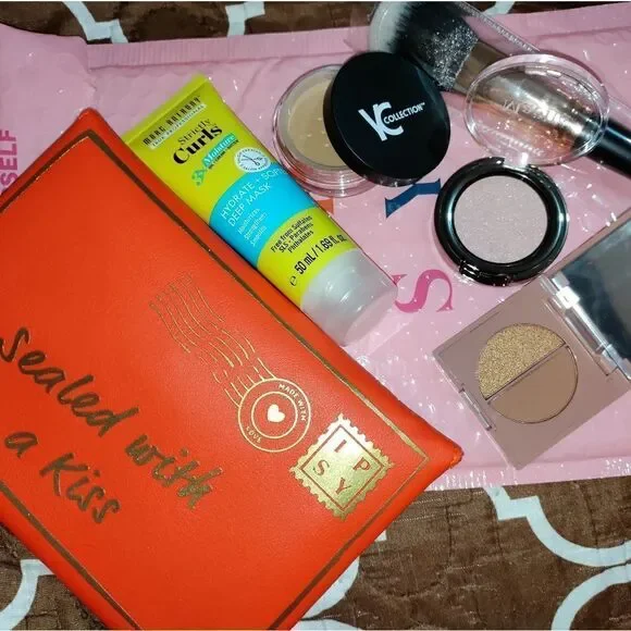 Make up bundle - Picture 5 of 7